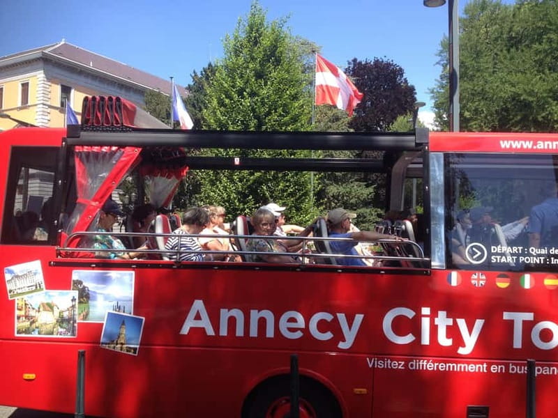 Tour of Annecy by convertible bus - A convertible bus is the right speed for Annecy