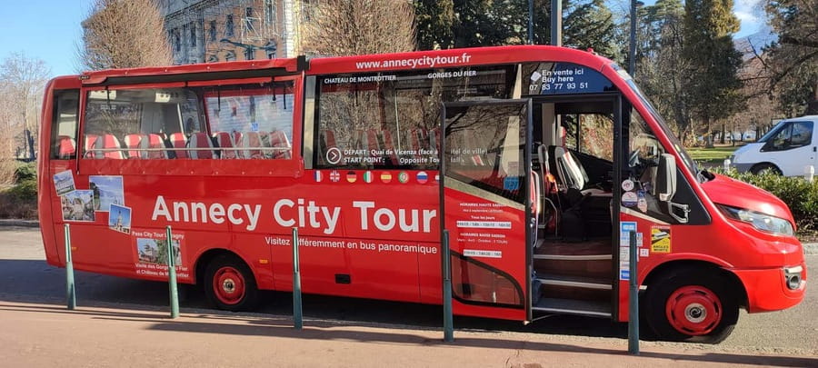 Tour of Annecy by convertible bus - The 9-language audio guide, and how to get the most from it