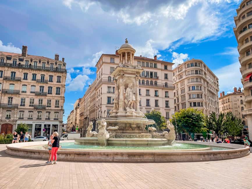 Tour of Old Lyon in Bellecour with a guide - Key things you’ll notice on this Old Lyon walk