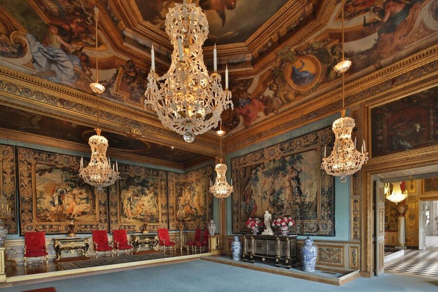 Vaux le Vicomte Chateau Entry Ticket and Chateaubus Transfer - Price and value: what $35 includes, and what it does not