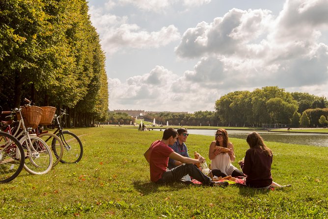 Versailles Bike Tour with Market, Gardens & Guided Palace Tour - Versailles Market Stop: Build Your Picnic On Local Time