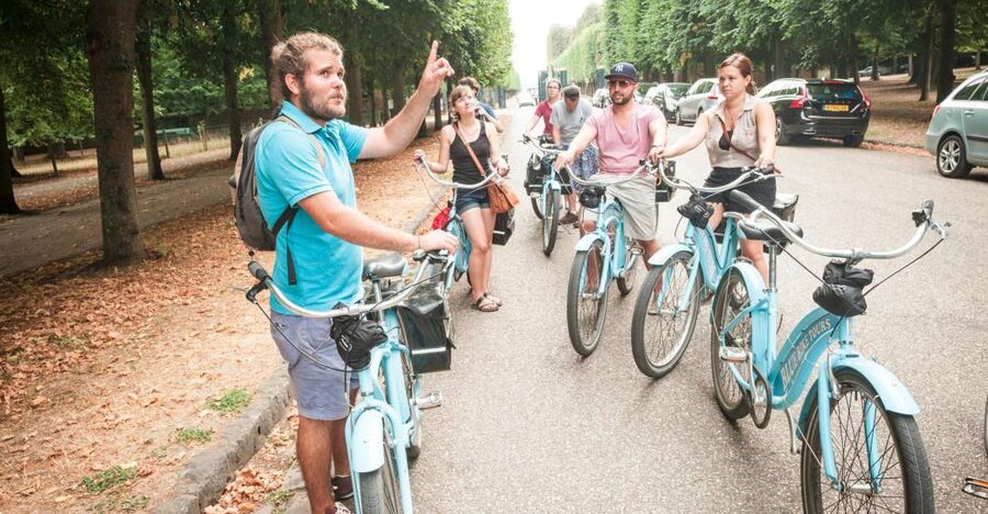 Versailles Bike Tour with Palace & Queen Farm Entrance - Picking your route on two wheels across the royal grounds