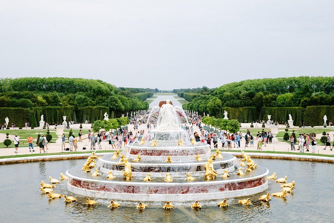 Versailles Château and Gardens Walking Tour - Summer fountains, musical gardens, and day-by-day variation