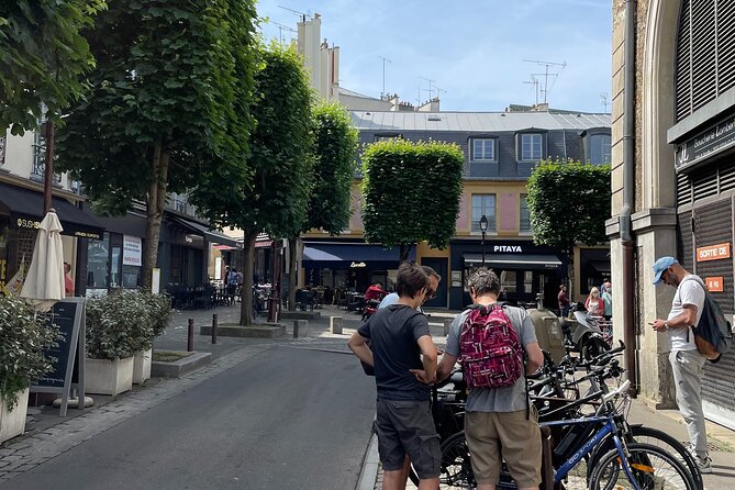 Versailles Full-Day Electric Bike Tour : Market, Picnic & Palace - Marie-Antoinette’s Hamlet and Le Nôtre gardens