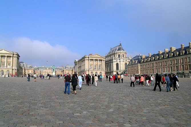 Versailles Guided Visit – Hotel Pickup, Meeting Point or None - Garden Time and Independent Roaming: How the Day Feels in Person