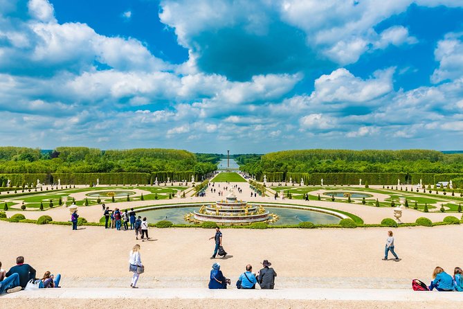 Versailles Palace and Gardens Half Day Guided Tour from Paris - The coach ride isn’t the attraction, but it changes the mood