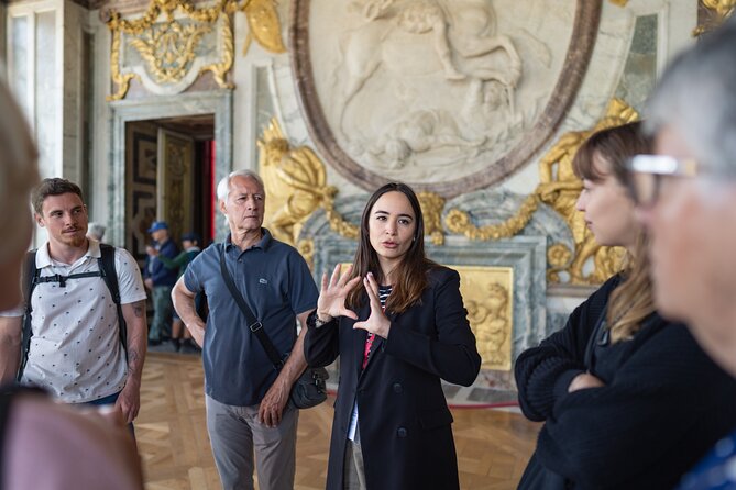 Versailles Palace and Gardens Tour by Train from Paris - RER to Versailles: why the train escort matters