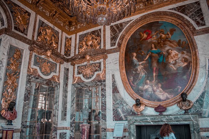Versailles Palace Guided Tour with Reserved Entry - La Galerie des Glaces: what the guide helps you notice