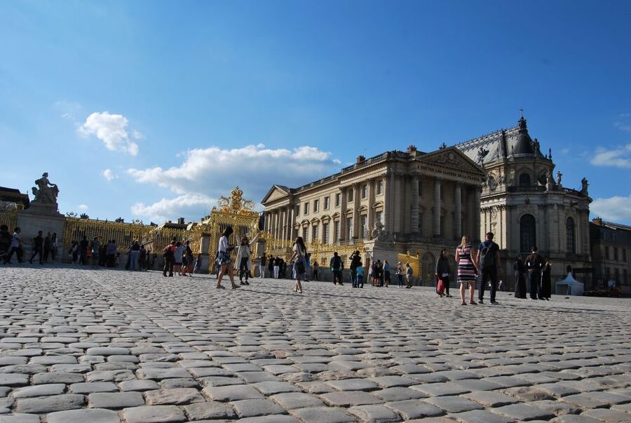 Versailles: Palace Guided Tour with Skip-the-Line Ticket - Royal Apartments: Where the Etiquette Becomes the Story
