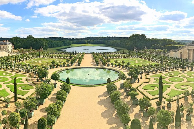 Versailles Palace & Marie-Antoinette's Estate Guided Tour - Versailles gardens with real time to enjoy them, plus realistic walking