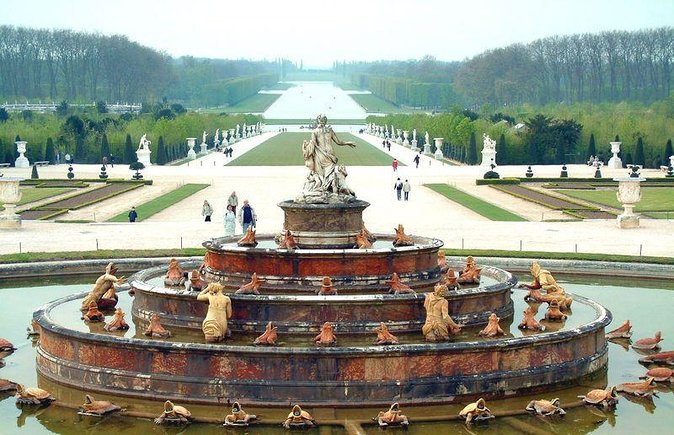 Versailles Palace & Marie-Antoinette's Estate Guided Tour - The Hall of Mirrors and Queen’s Apartments, explained instead of guessed