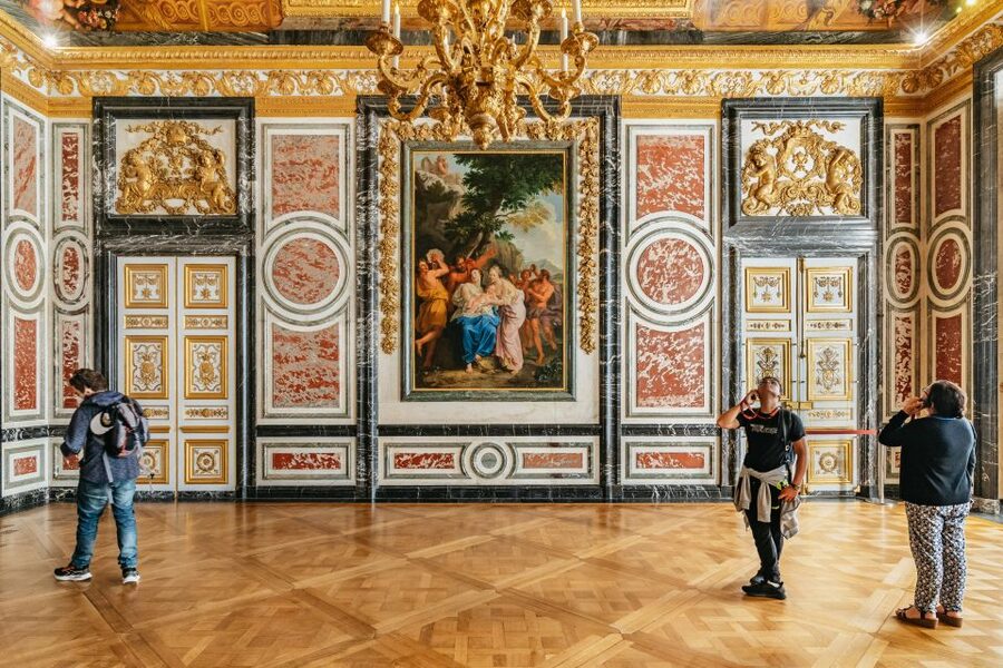 Versailles: Palace of Versailles Skip-the-Line Guided Tour - Crowd-Proofing Tips That Make the Day Easier