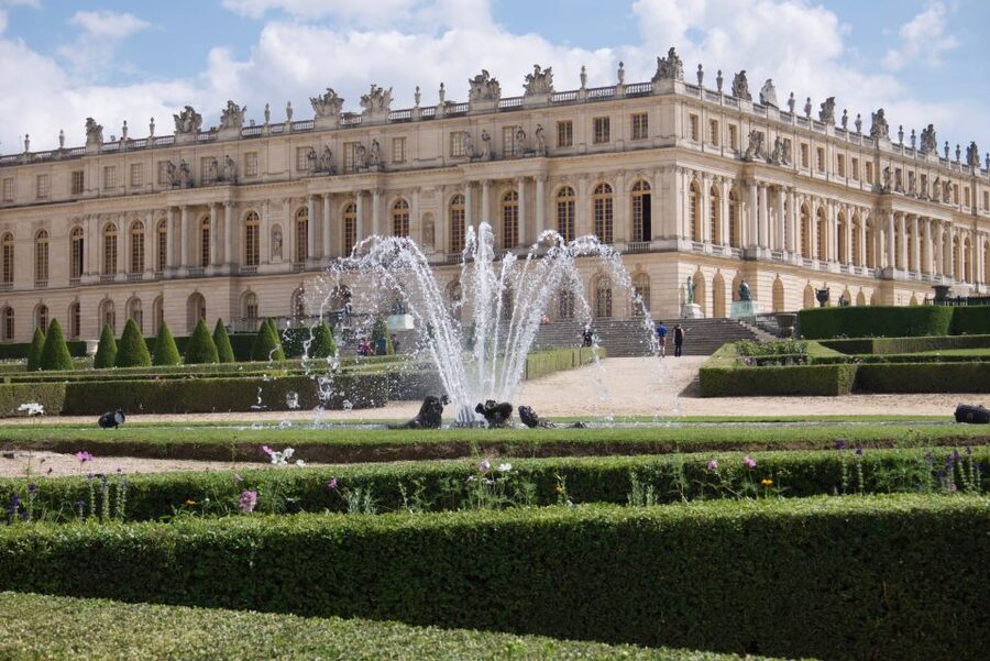 Versailles: Skip-the-Line Versailles Palace and Gardens Tour - What is included, and what you should plan to do elsewhere