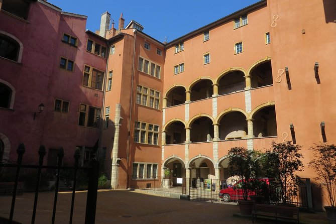 Vieux Lyon Cultural & Historical Walking Guided Tour (English) - Tour Rose and the Maison du Crible traboule