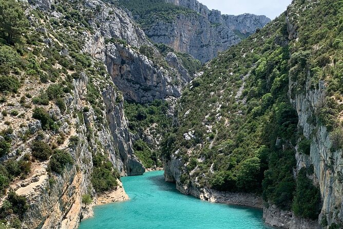 Visit the lavender fields, the Gorges du Verdon and Moustiers. - A great day plan from Aix-en-Provence to Verdon, without the chaos