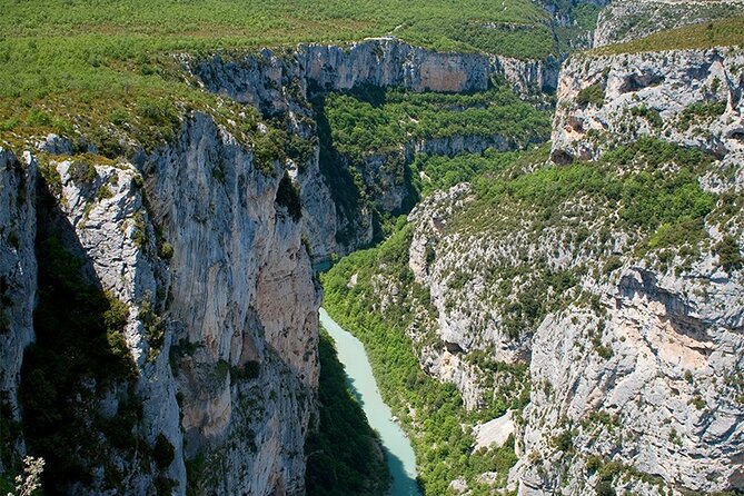Visit the lavender fields, the Gorges du Verdon and Moustiers. - Comfort and timing: Wi-Fi, bottled water, and the value of private pacing