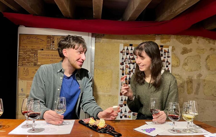 Workshop Bordeaux wine tasting: 4 reds & charcuterie pairing - Should you book it?